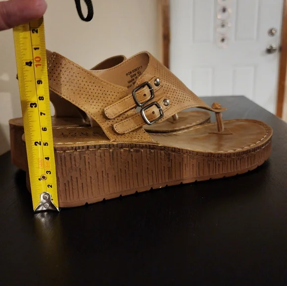 Wedge thong sandals - Picture 6 of 6